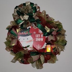 Festive Holiday Wreath with Snowman Design